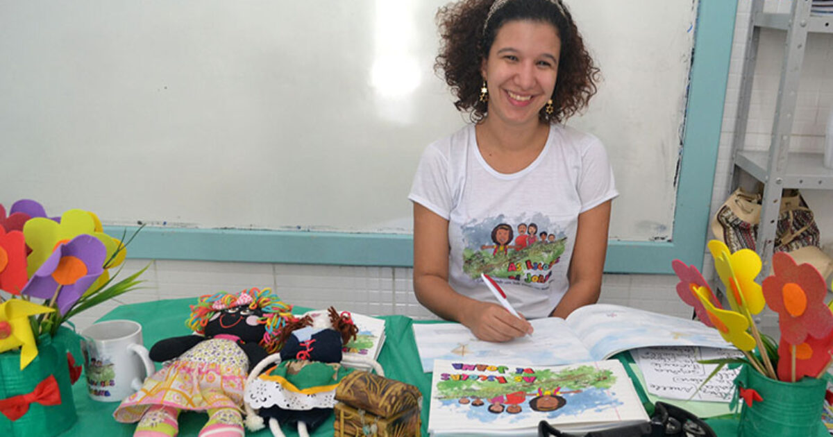 TCC do curso de Artes Visuais é adotado como livro paradidático em escola do Recôncavo