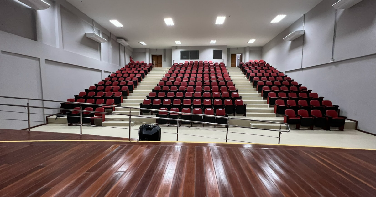 UFRB celebra inauguração do Auditório Dra. Fran Demétrio no Centro de Ciências da Saúde