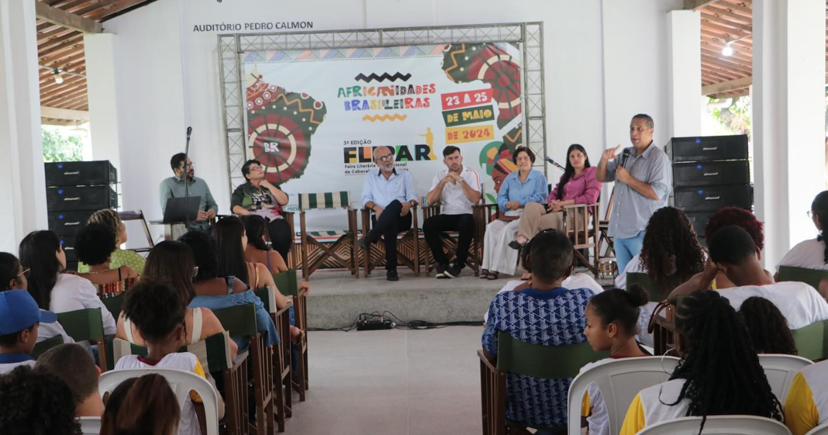 UFRB participa da Feira Literária de Cabaceiras do Paraguaçu e lança programa para agentes leitores