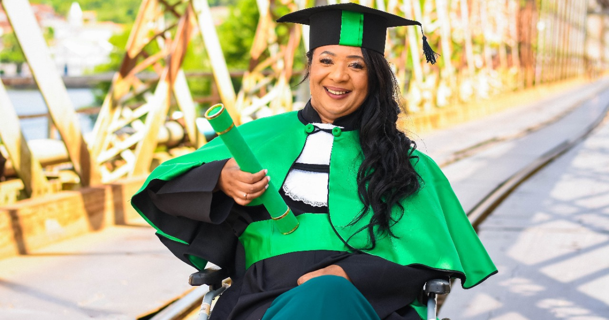 UFRB celebra formatura de primeira estudante tetraplégica: história de superação e inspiração